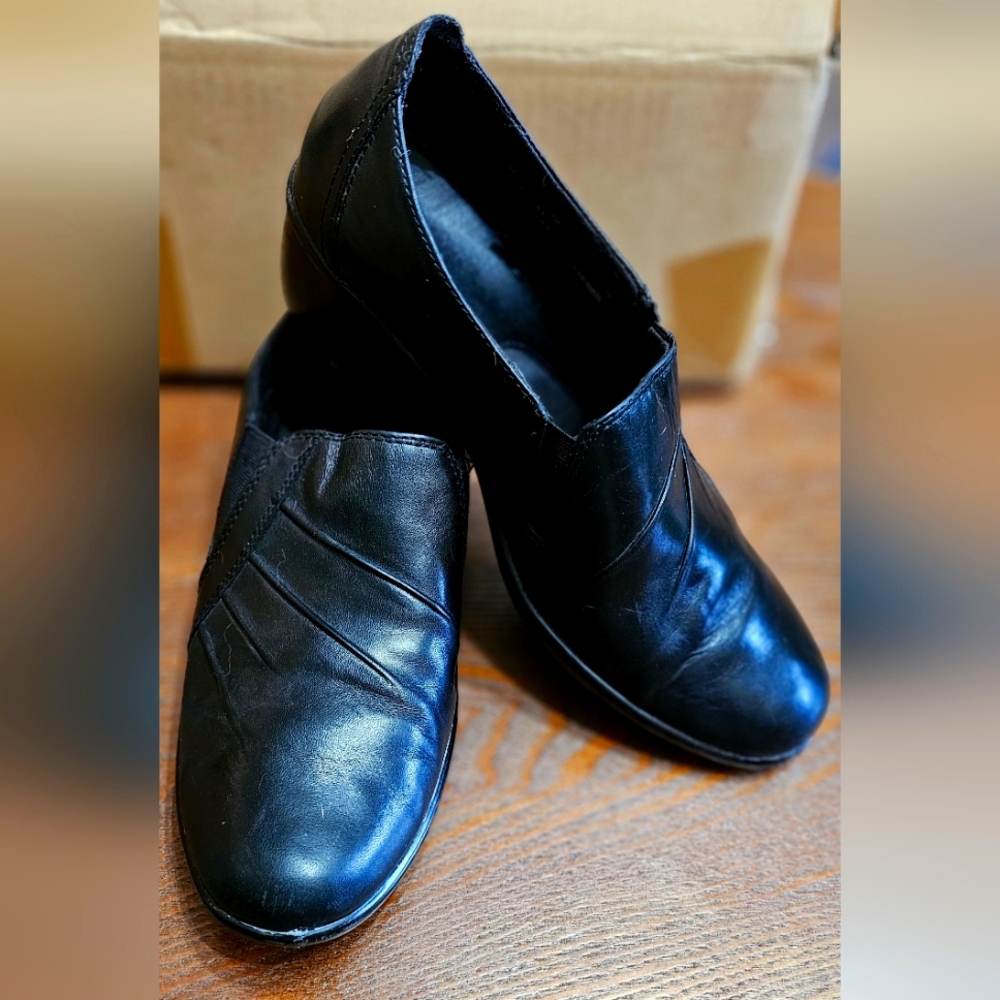 Clarks Women's shoe
